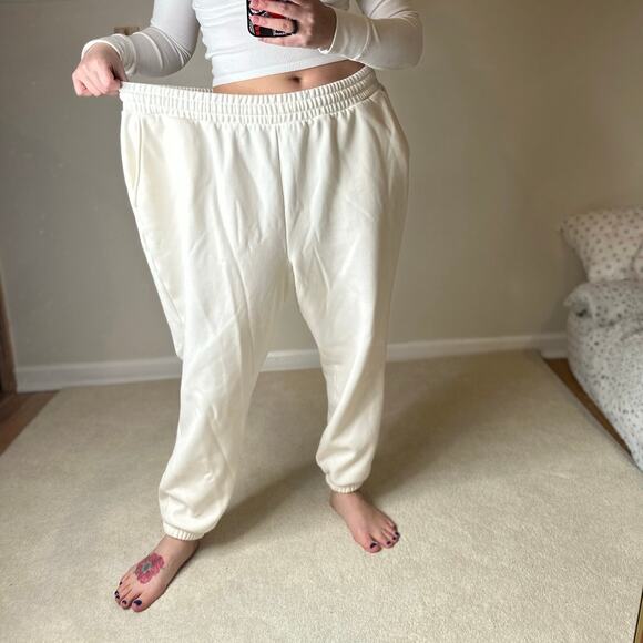 Fabletics: White Joggers - Picture 1 of 10